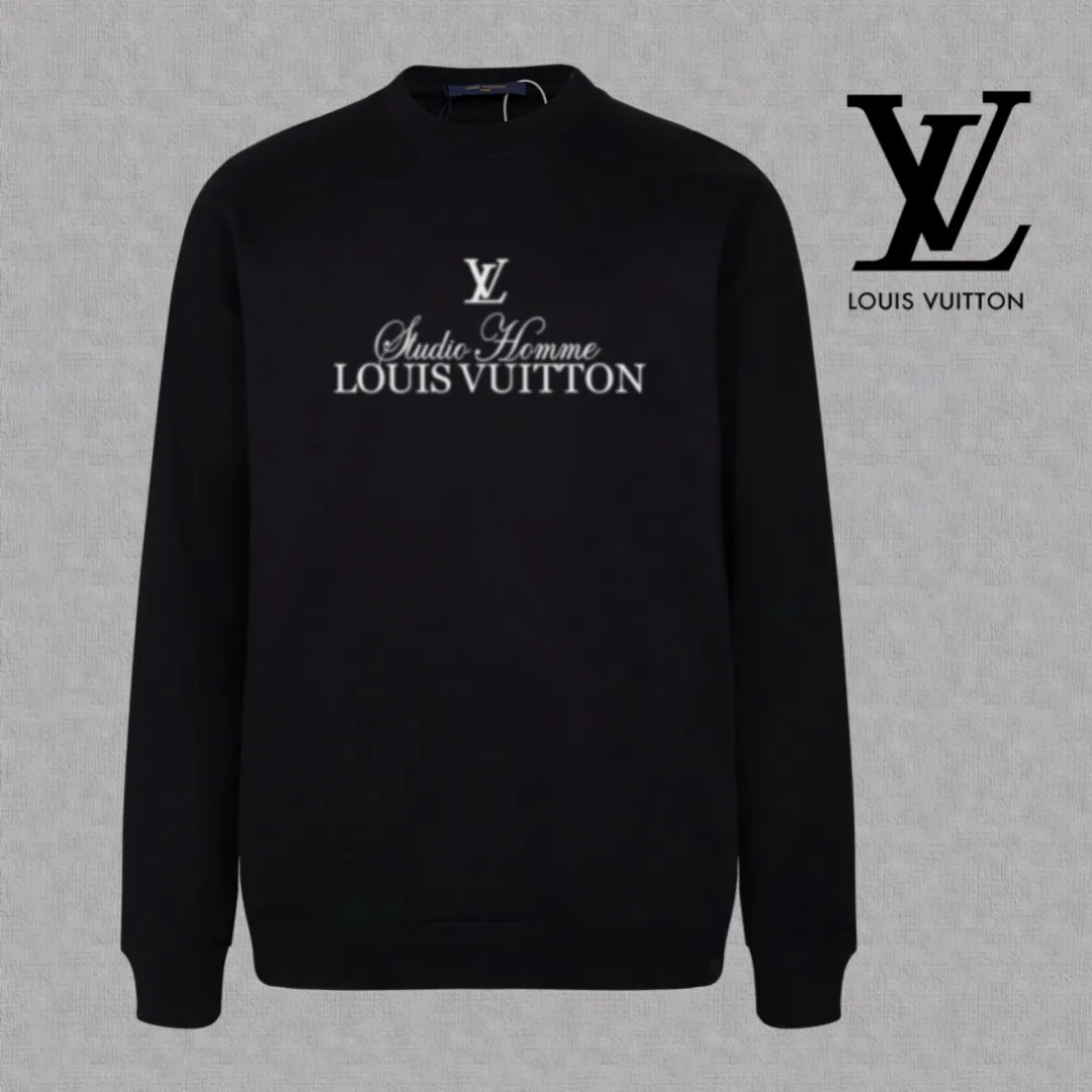 🅿️250 hot style on the shelves🔥❗ 💫〖Louis Vuitton LV〗 Fashionable round neck sweatshirt, casually matched with various styles, it is perfectly handsome😎The whole dress is made of double waistcoats, which makes the whole dress more three-dimensional. Not ordinary factories can do such fine work. The 2025 spring style counters are on sale, exquisite round neck terry sweatshirt, high-end double-strand pure cotton Customized drawstring ribs are dyed in the same vat and are complete with three standards. The chest craftsmanship adopts a simple and elegant pattern on the chest, which is easy to control for any age group! Fit and comfortable! Customized thickened 440g terry sweatshirt fabric, soft and comfortable to the touch, with a three-dimensional shape! 🙌🏻 It’s also very breathable, so it’s a versatile style that can be worn with any outfit! ✔Color: Black White Apricot Size: S M L XL 2XL